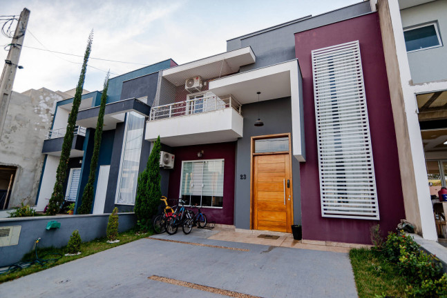 Imagem Casa de Condomínio com 3 Quartos à Venda, em Cajuru Do Sul - Sorocaba Imagem Casa de Condomínio com 3 Quartos à Venda, em Cajuru Do Sul - Sorocaba