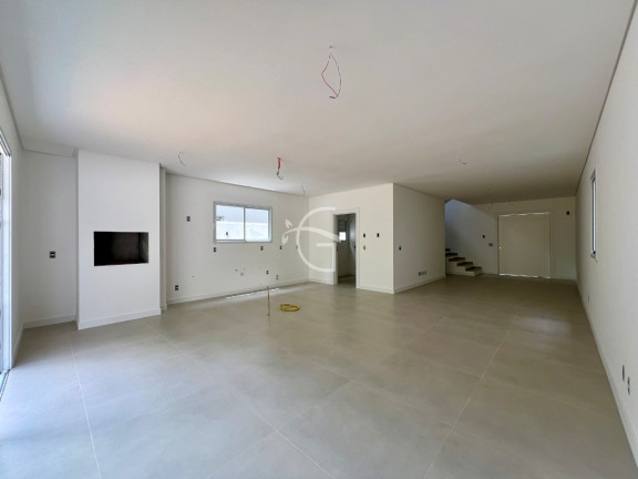 Imagem Sobrado com 4 Quartos à Venda, 367 m² em América - Joinville
