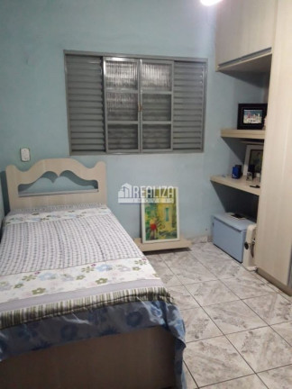 Imagem Casa com 2 Quartos à Venda, 360 m² em Parque Das Américas - Uberaba Imagem Casa com 2 Quartos à Venda, 360 m² em Parque Das Américas - Uberaba