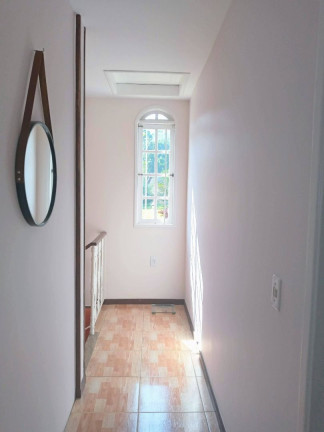 Imagem Casa com 2 Quartos à Venda, 110 m² em Albuquerque - Teresópolis