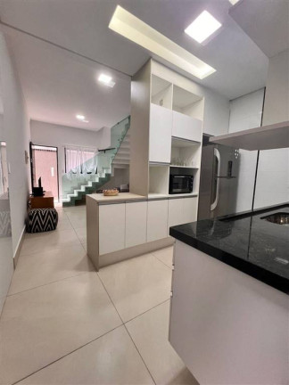 Imagem Sobrado com 2 Quartos à Venda, 60 m² em Maracanã - Praia Grande Imagem Sobrado com 2 Quartos à Venda, 60 m² em Maracanã - Praia Grande