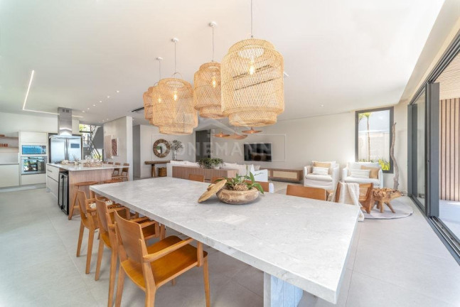 Imagem Casa de Condomínio com 5 Quartos à Venda, 458 m² em Praia Do Estaleiro - Balneário Camboriú