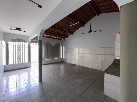 Imagem Casa com 3 Quartos à Venda, 373 m² em Setor Central - Goiânia Imagem Casa com 3 Quartos à Venda, 373 m² em Setor Central - Goiânia