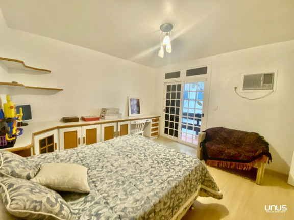 Imagem Casa com 3 Quartos à Venda, 220 m² em Estreito - Florianópolis