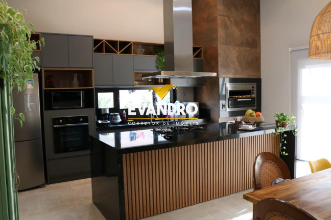 Imagem Casa com 3 Quartos à Venda, 466 m² em Ribeirão Do Lipa - Cuiabá Imagem Casa com 3 Quartos à Venda, 466 m² em Ribeirão Do Lipa - Cuiabá