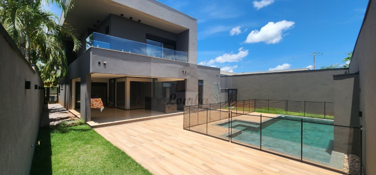 Imagem Casa com 4 Quartos à Venda, 355 m² em Tropical Ville - Cuiabá Imagem Casa com 4 Quartos à Venda, 355 m² em Tropical Ville - Cuiabá