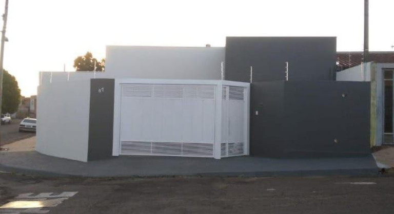 Casa com 2 Quartos à Venda, 105 m² em Núcleo Habitacional Alcides Matiuzzi - Marília