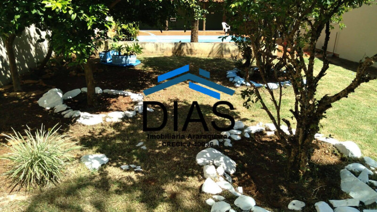Imagem Casa com 3 Quartos à Venda, 160 m² em Jardim Roberto Selmi Dei - Araraquara Imagem Casa com 3 Quartos à Venda, 160 m² em Jardim Roberto Selmi Dei - Araraquara