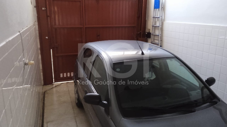 Imagem Casa com 3 Quartos à Venda, 220 m² em Petrópolis - Porto Alegre Imagem Casa com 3 Quartos à Venda, 220 m² em Petrópolis - Porto Alegre