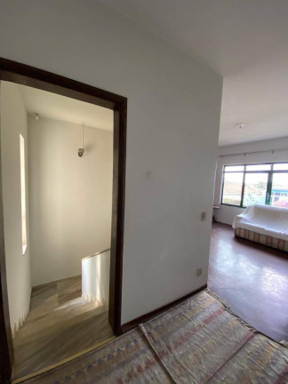 Imagem Casa com 3 Quartos à Venda, 330 m² em Botucatu Imagem Casa com 3 Quartos à Venda, 330 m² em Botucatu