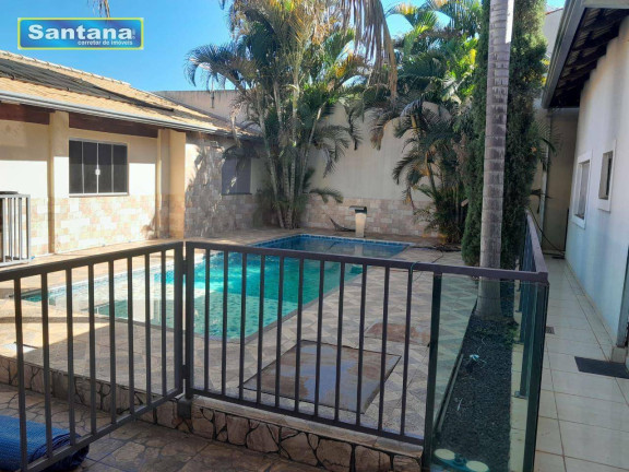 Imagem Casa com 3 Quartos à Venda, 250 m² em Jardim Metosita - Caldas Novas Imagem Casa com 3 Quartos à Venda, 250 m² em Jardim Metosita - Caldas Novas