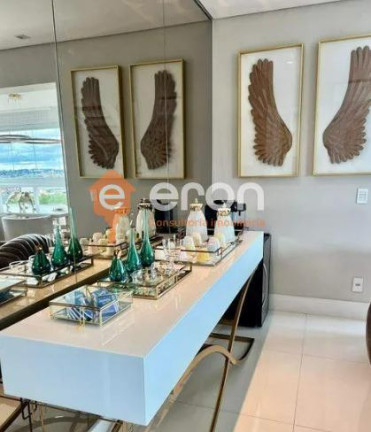 Imagem Apartamento com 3 Quartos à Venda, 266 m²