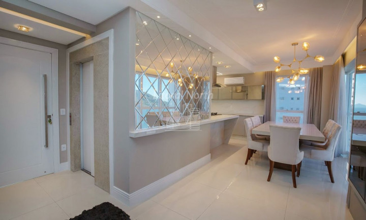 Imagem Cobertura com 5 Quartos à Venda, 261 m² em Barra Sul - Balneário Camboriú Imagem Cobertura com 5 Quartos à Venda, 261 m² em Barra Sul - Balneário Camboriú