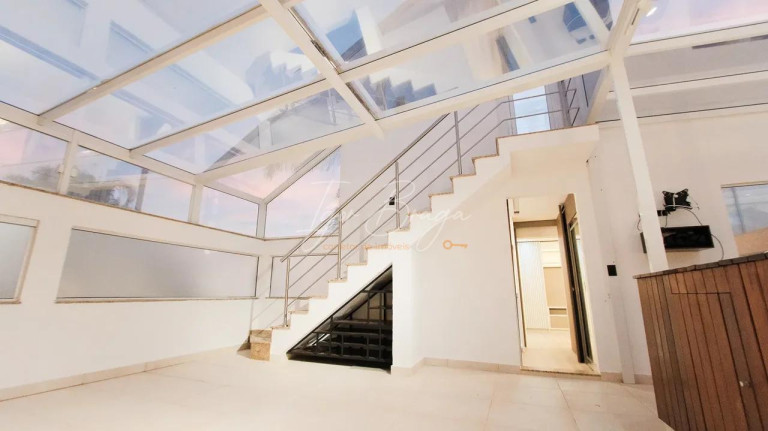 Imagem Casa com 3 Quartos à Venda, 363 m² em Butiatuvinha - Curitiba