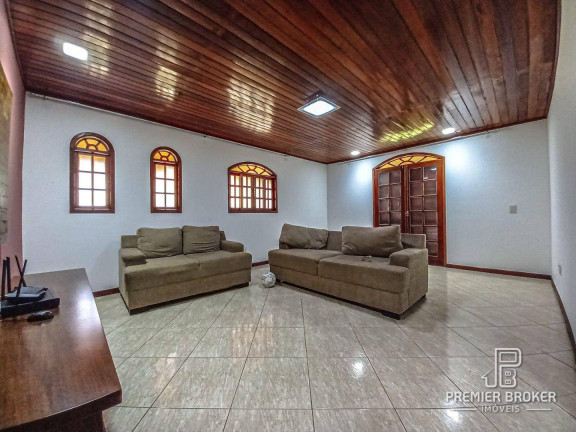 Imagem Casa com 3 Quartos à Venda, 250 m² em Pessegueiros - Teresópolis Imagem Casa com 3 Quartos à Venda, 250 m² em Pessegueiros - Teresópolis