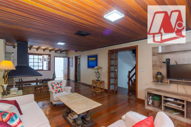 Imagem Casa com 3 Quartos à Venda, 291 m² em Bela Vista - Porto Alegre Imagem Casa com 3 Quartos à Venda, 291 m² em Bela Vista - Porto Alegre