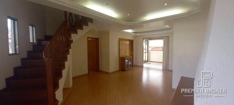 Cobertura com 5 Quartos à Venda, 310 m² em Várzea - Teresópolis