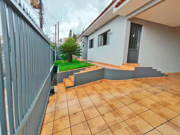 Imagem Casa com 3 Quartos à Venda, 225 m² em Conjunto Padre Bernardo Merckel - Arapongas Imagem Casa com 3 Quartos à Venda, 225 m² em Conjunto Padre Bernardo Merckel - Arapongas