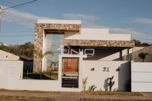 Imagem Casa com 3 Quartos à Venda, 202 m² em Parzianello - Pato Branco Imagem Casa com 3 Quartos à Venda, 202 m² em Parzianello - Pato Branco