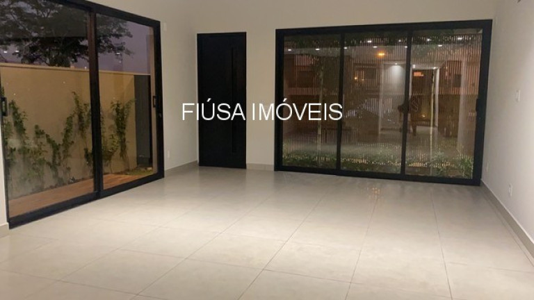 Imagem Casa com 3 Quartos à Venda, em Vila Do Golf - Ribeirão Preto Imagem Casa com 3 Quartos à Venda, em Vila Do Golf - Ribeirão Preto