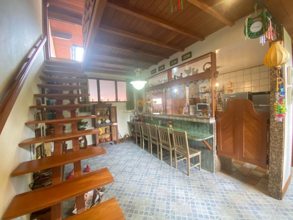 Imagem Casa com 6 Quartos à Venda, 350 m² em Iucas - Teresópolis Imagem Casa com 6 Quartos à Venda, 350 m² em Iucas - Teresópolis