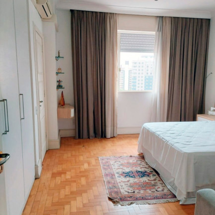 Imagem Imóvel com 3 Quartos à Venda, 270 m² em Moinhos De Vento - Porto Alegre Imagem Imóvel com 3 Quartos à Venda, 270 m² em Moinhos De Vento - Porto Alegre