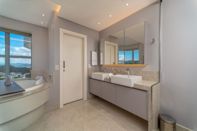 Imagem Apartamento com 4 Quartos à Venda, 237 m² em Centro - Balneário Camboriú Imagem Apartamento com 4 Quartos à Venda, 237 m² em Centro - Balneário Camboriú