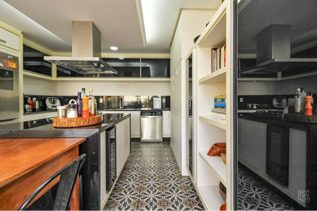 Imagem Casa com 4 Quartos à Venda, 620 m² em Nonoai - Porto Alegre Imagem Casa com 4 Quartos à Venda, 620 m² em Nonoai - Porto Alegre