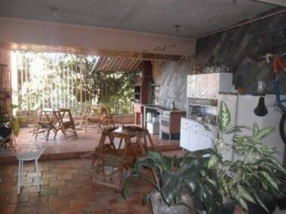 Imagem Casa com 7 Quartos à Venda, 400 m² em Camargos - Belo Horizonte Imagem Casa com 7 Quartos à Venda, 400 m² em Camargos - Belo Horizonte