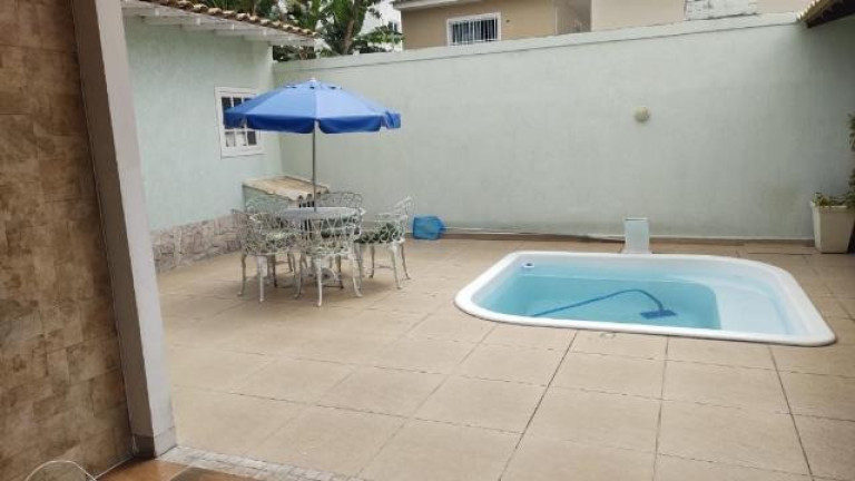 Imagem Casa com 4 Quartos à Venda, 360 m² em Piratininga - Niterói Imagem Casa com 4 Quartos à Venda, 360 m² em Piratininga - Niterói