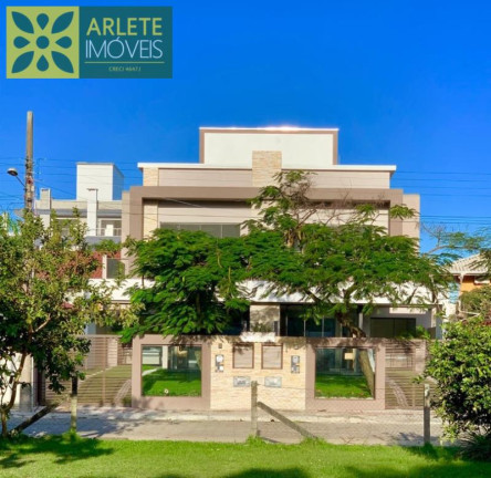 Imagem Casa com 4 Quartos para Alugar ou Temporada, 150 m² em Mariscal - Bombinhas Imagem Casa com 4 Quartos para Alugar ou Temporada, 150 m² em Mariscal - Bombinhas