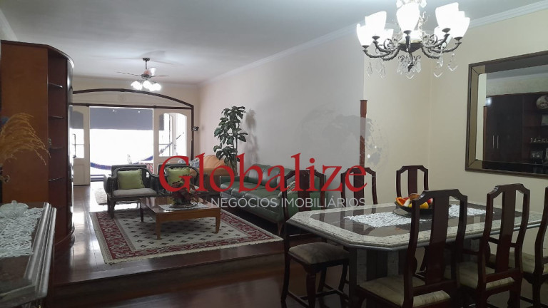 Imóvel com 4 Quartos à Venda, 270 m² em Boqueirão - Santos