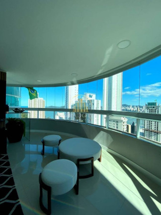 Apartamento com 3 Quartos à Venda, 140 m² em Pioneiros - Balneário Camboriú