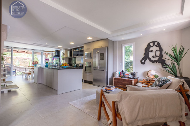 Imagem Casa com 3 Quartos à Venda, 241 m² em Cachoeira Do Bom Jesus - Florianópolis