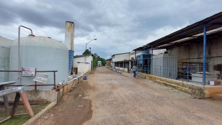 Imagem Imóvel Comercial à Venda, 2.500 m² em Boqueirão - Curitiba Imagem Imóvel Comercial à Venda, 2.500 m² em Boqueirão - Curitiba