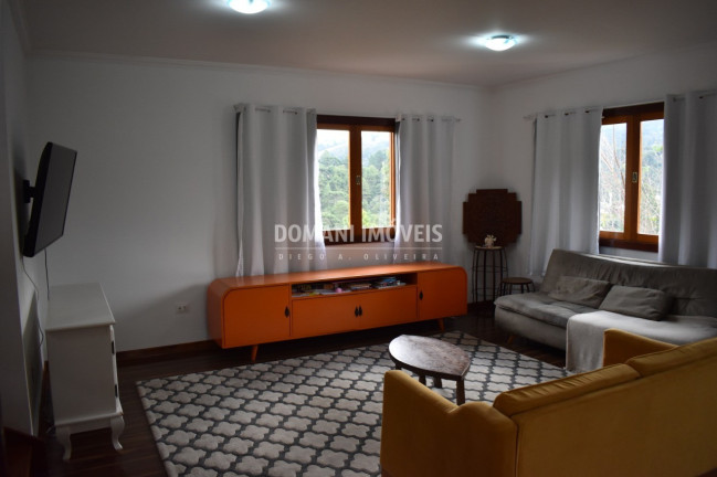 Imagem Casa com 4 Quartos à Venda, 212 m² em Região Do Vale Encantado - Campos Do Jordão Imagem Casa com 4 Quartos à Venda, 212 m² em Região Do Vale Encantado - Campos Do Jordão