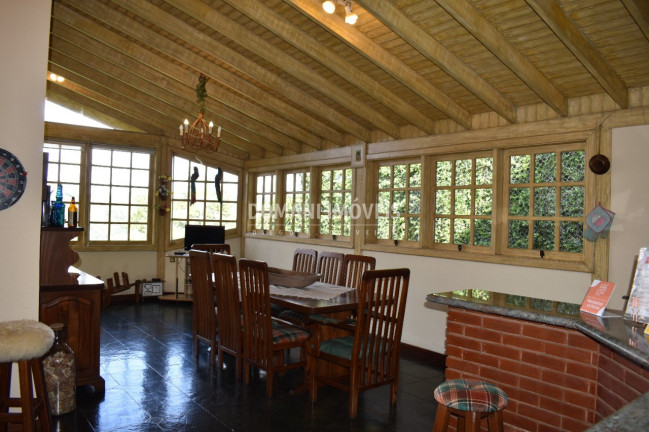 Imagem Casa com 4 Quartos à Venda, 226 m² em Região Do Alto Do Capivari - Campos Do Jordão Imagem Casa com 4 Quartos à Venda, 226 m² em Região Do Alto Do Capivari - Campos Do Jordão