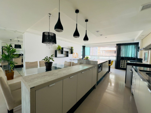 Imagem Imóvel com 3 Quartos à Venda, 121 m² em Centro - Balneário Camboriú Imagem Imóvel com 3 Quartos à Venda, 121 m² em Centro - Balneário Camboriú