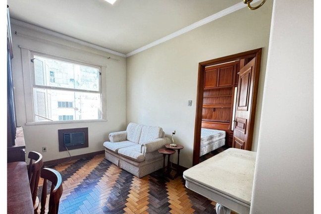 Imagem Imóvel com 1 Quarto à Venda, 35 m² em Centro Histórico - Porto Alegre Imagem Imóvel com 1 Quarto à Venda, 35 m² em Centro Histórico - Porto Alegre