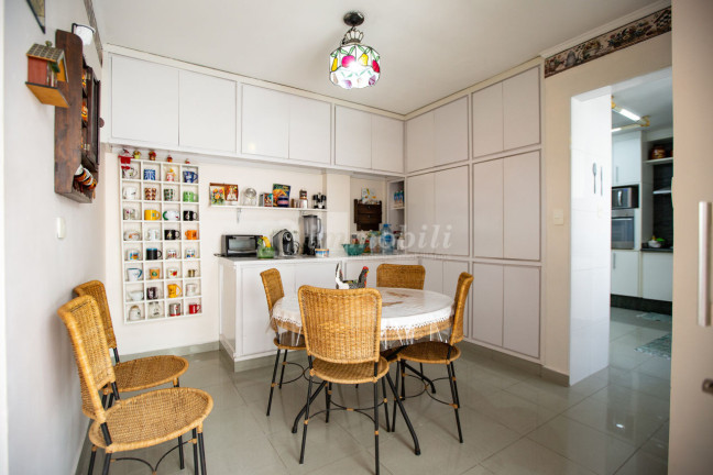 Imagem Casa com 3 Quartos à Venda, 360 m² em Sumaré - São Paulo Imagem Casa com 3 Quartos à Venda, 360 m² em Sumaré - São Paulo