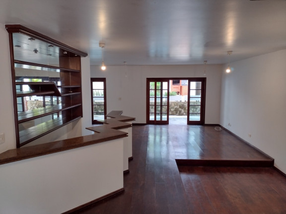 Imagem Casa com 2 Quartos para Alugar, 360 m² em Alphaville - Santana De Parnaíba