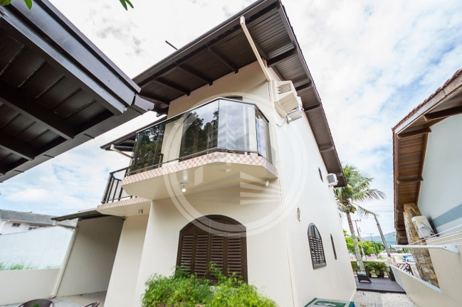 Imagem Casa com 3 Quartos à Venda, 160 m² em Morrinhos - Bombinhas Imagem Casa com 3 Quartos à Venda, 160 m² em Morrinhos - Bombinhas