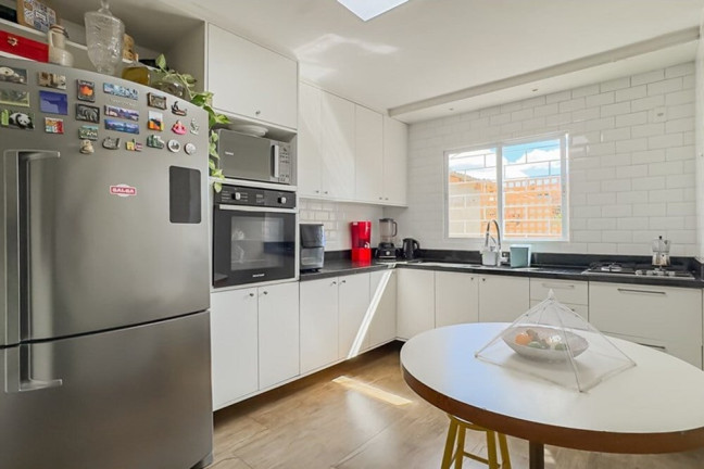 Imagem Casa com 5 Quartos à Venda, 208 m² em Parque Dos Maias - Porto Alegre Imagem Casa com 5 Quartos à Venda, 208 m² em Parque Dos Maias - Porto Alegre