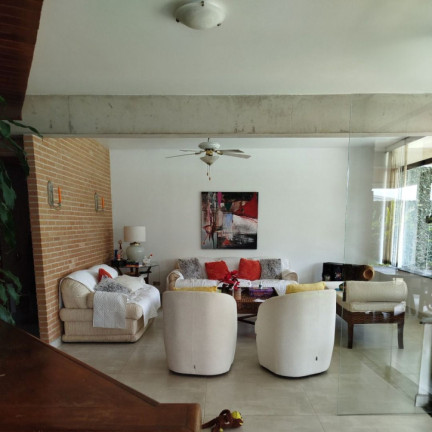 Imagem Casa com 3 Quartos à Venda, 370 m² em Jardim América - Jacareí Imagem Casa com 3 Quartos à Venda, 370 m² em Jardim América - Jacareí