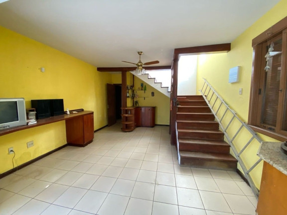 Imagem Casa com 4 Quartos à Venda, 315 m² em Tristeza - Porto Alegre Imagem Casa com 4 Quartos à Venda, 315 m² em Tristeza - Porto Alegre