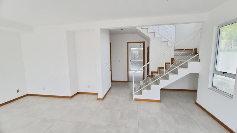 Imagem Casa com 4 Quartos à Venda, 128 m² em Vargem Grande - Teresópolis