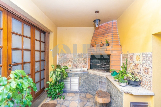 Imagem Casa com 3 Quartos à Venda, 234 m² em Petrópolis - Porto Alegre Imagem Casa com 3 Quartos à Venda, 234 m² em Petrópolis - Porto Alegre