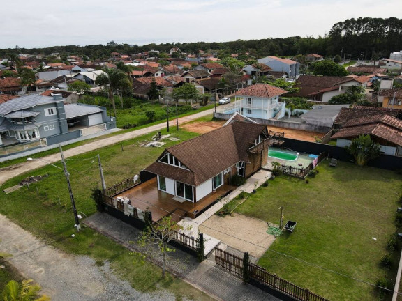 Imagem Casa à Venda, em Joinville Imagem Casa à Venda, em Joinville