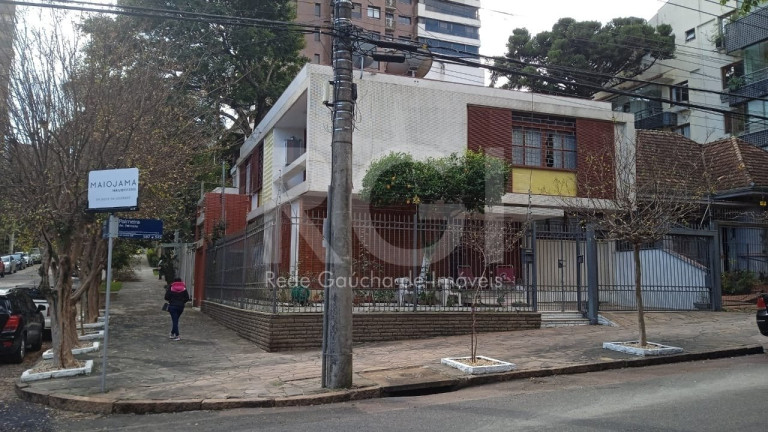 Imagem Casa com 3 Quartos à Venda, 220 m² em Petrópolis - Porto Alegre Imagem Casa com 3 Quartos à Venda, 220 m² em Petrópolis - Porto Alegre
