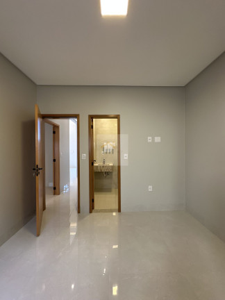 Imagem Casa com 3 Quartos à Venda, 160 m² em Setor Três Marias - Goiânia Imagem Casa com 3 Quartos à Venda, 160 m² em Setor Três Marias - Goiânia